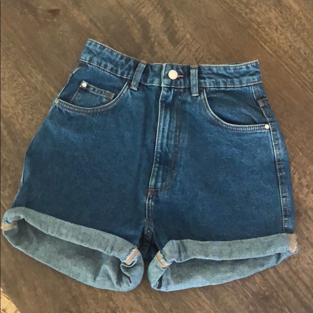 Vintage look Zara denim shorts (current season)